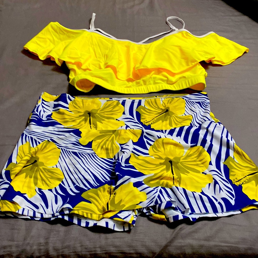 Adorable 2 piece bathing suit
